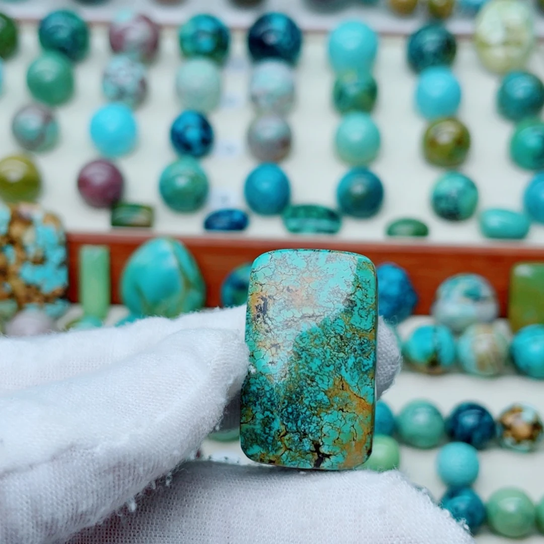 未镶嵌绿松石珠宝奇石