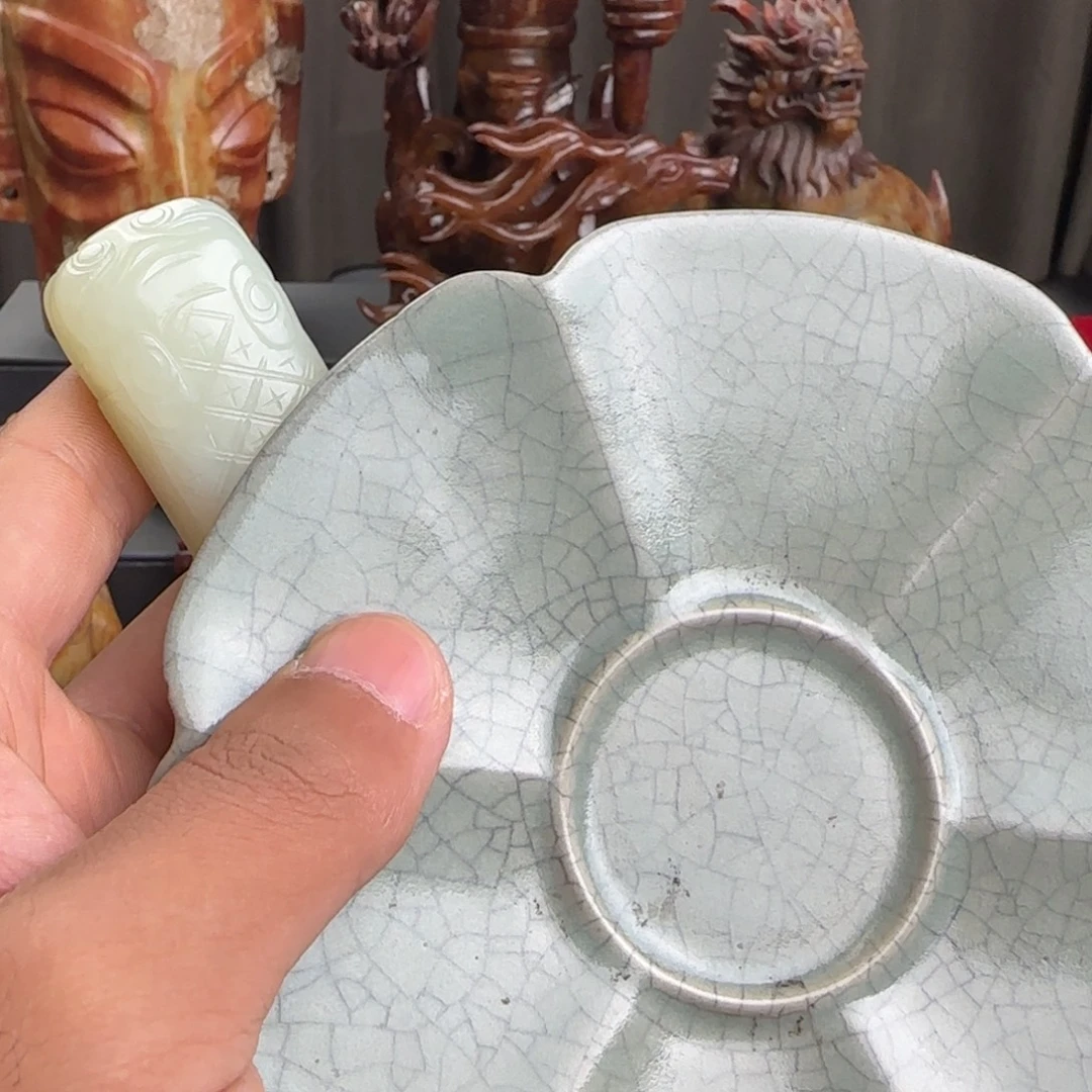 瓒***歌瓷片瓷器和瓷器上刻上图案及装饰图及
