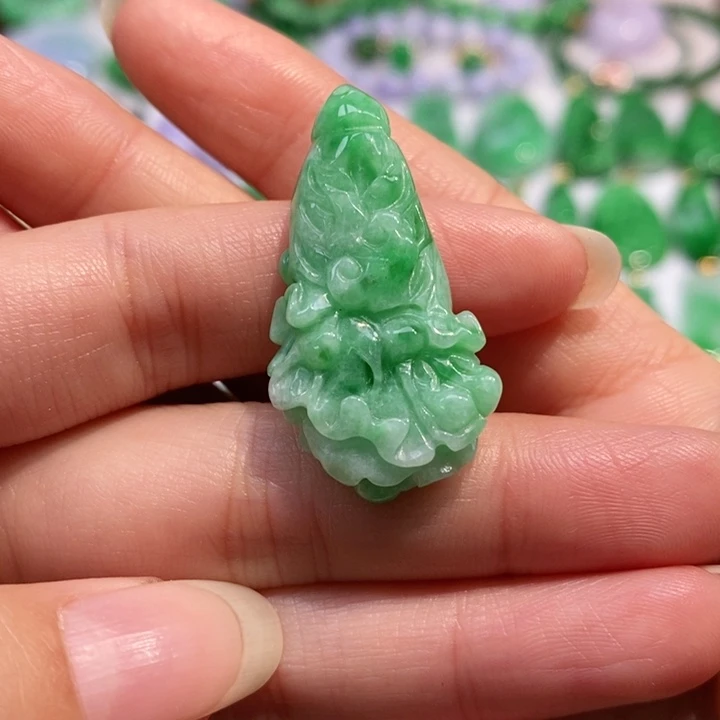 颈饰未镶嵌翡翠吊坠