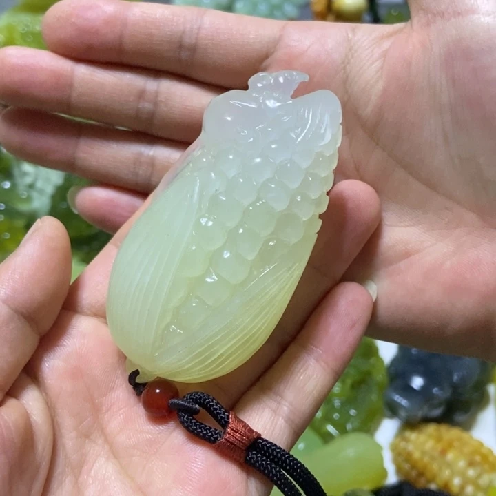 【闪购商品】未镶嵌蛇纹石玉把件