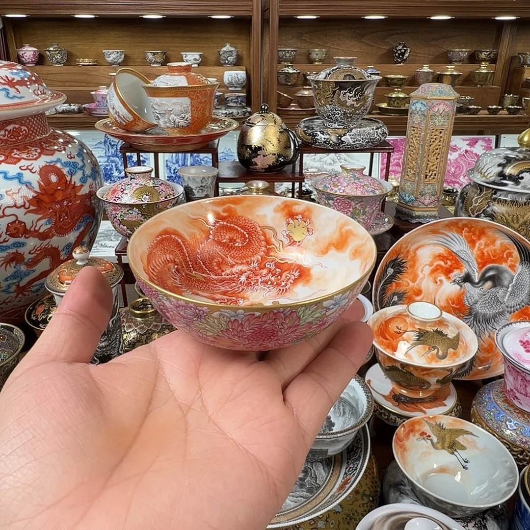 金地万花矾红龙纹主人杯