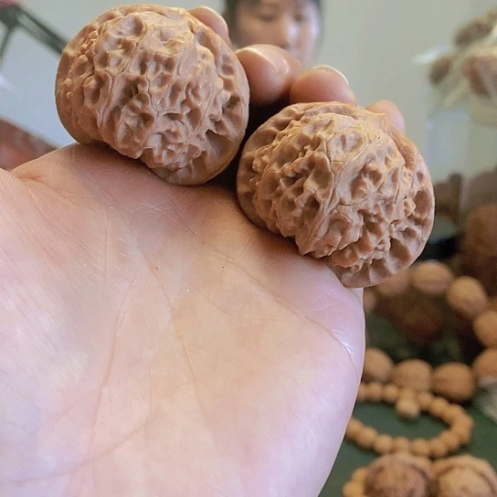 【闪购商品】把件文玩核桃43宫灯修红皮