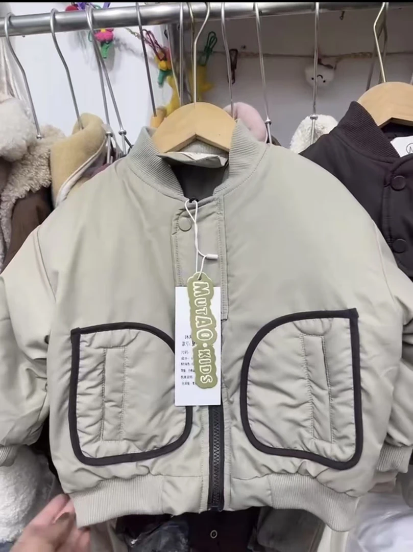 菜菜童装号韩系浅咖色外套