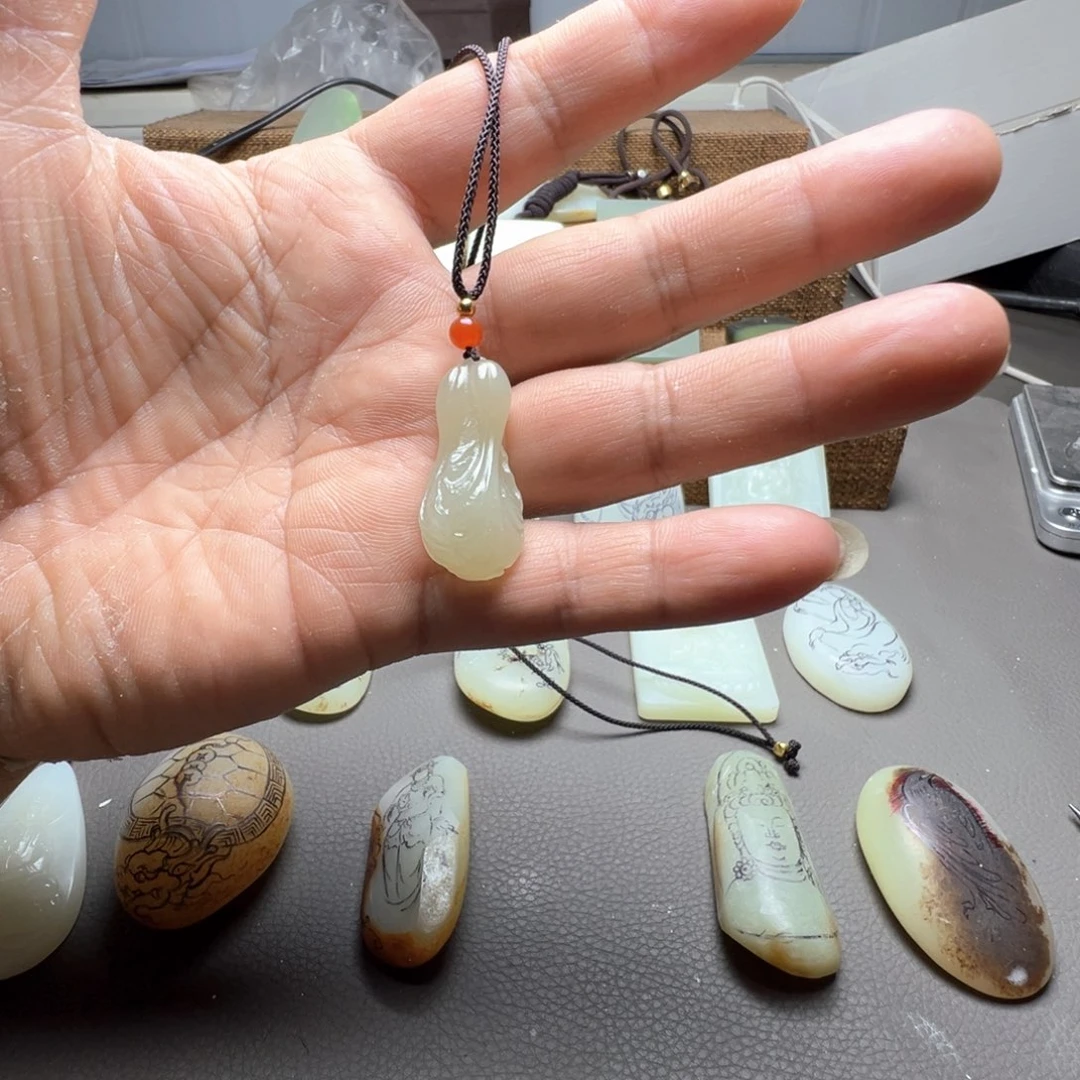 和田玉未镶嵌颈饰可*