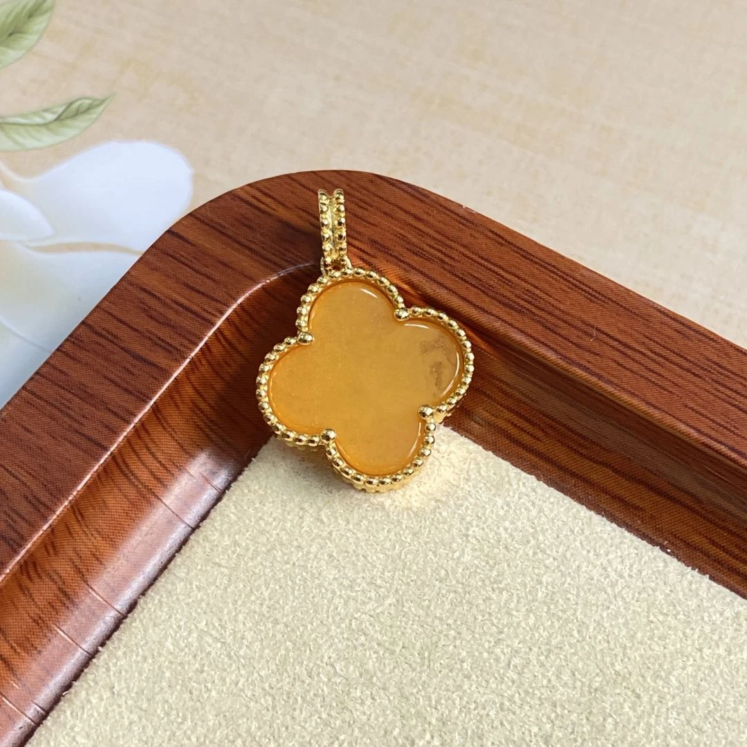 【星浩珠宝】s925银镶蜜蜡吊坠13-10T03L387【多样性发一件】带链