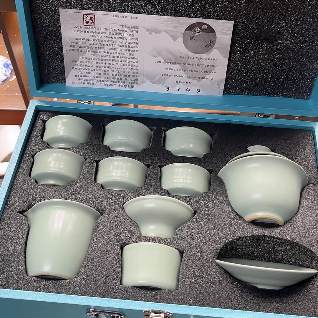 孤品茶具套装等。