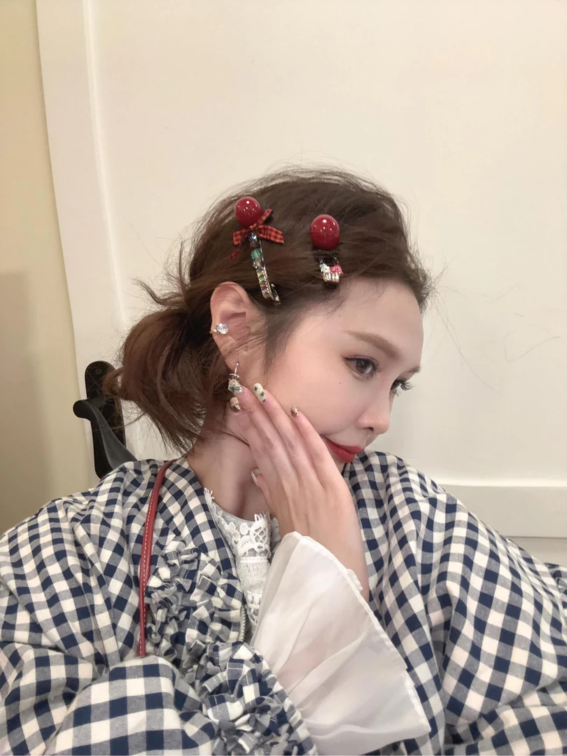 一组两只价格氛围感红色格子蝴蝶结复古彩色水钻高级边夹对夹