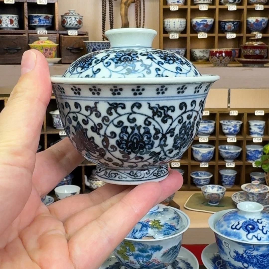 L***y德物小雅手绘青花缠枝莲盖碗