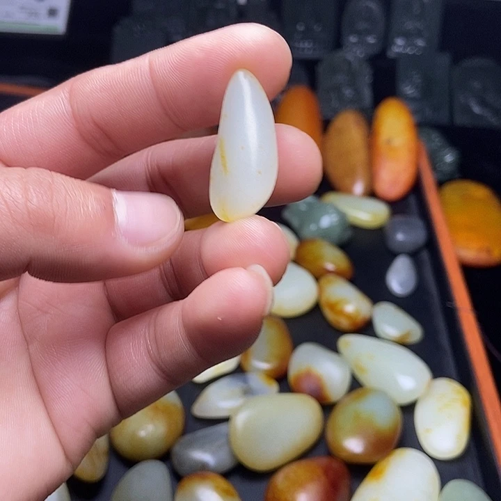 颈饰未镶嵌和田玉小*驴