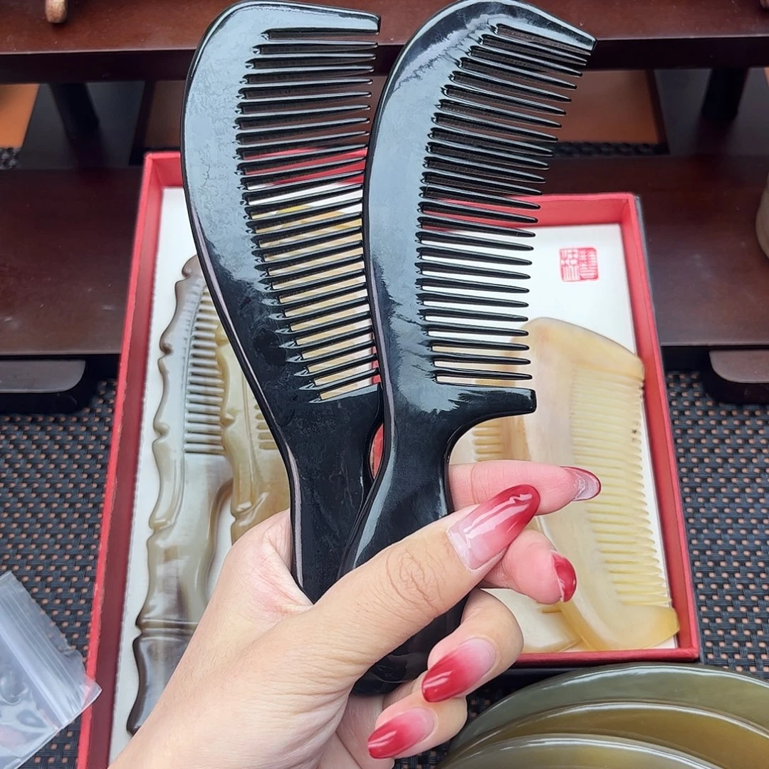 纯手工制作纯牛角梳子