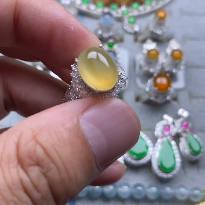 定制翡翠未镶嵌高冰黄11.5mm