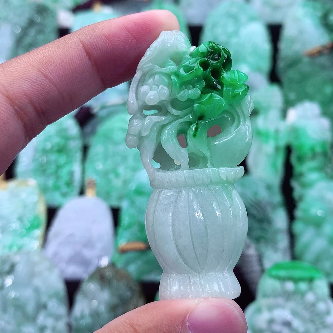 吊坠(不含链)未镶嵌翡翠