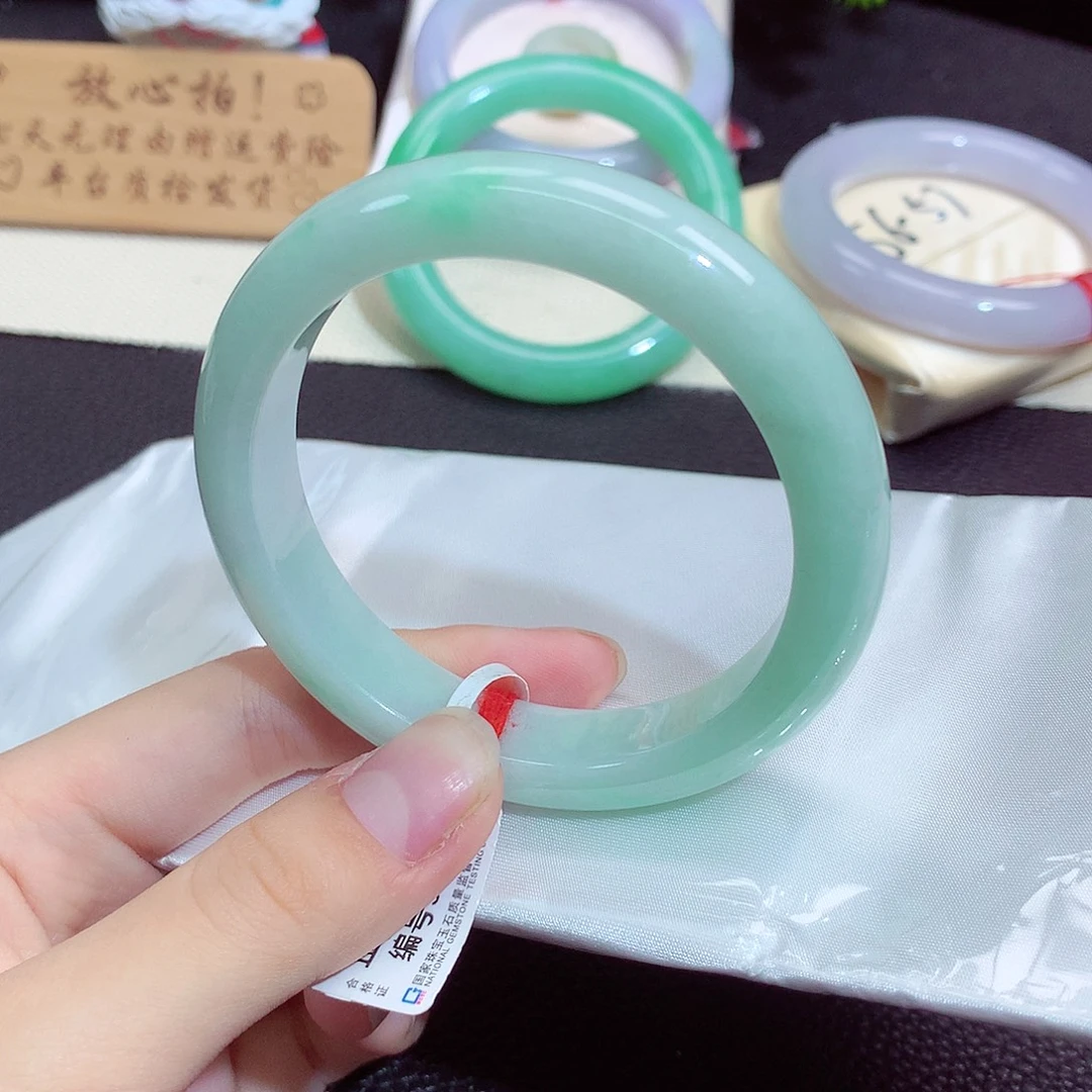 翡翠未镶嵌手镯583