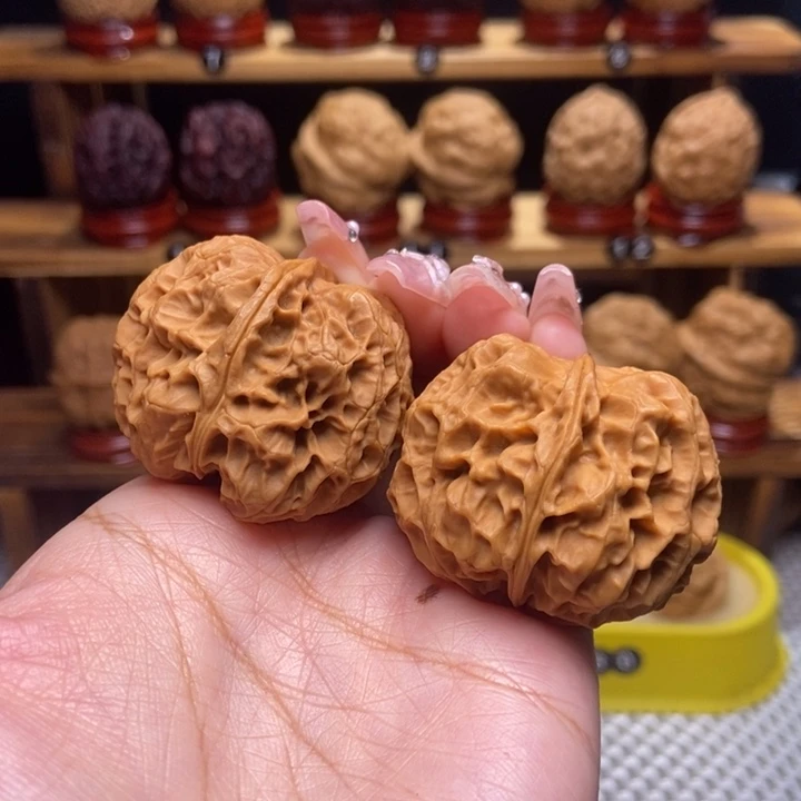 文玩核桃吊坠元宝45