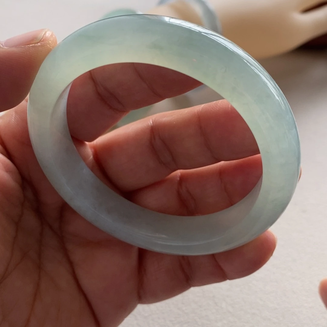 翡翠手镯未镶嵌天然翡翠手镯