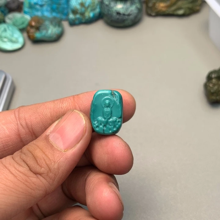 绿松石未镶嵌颈饰