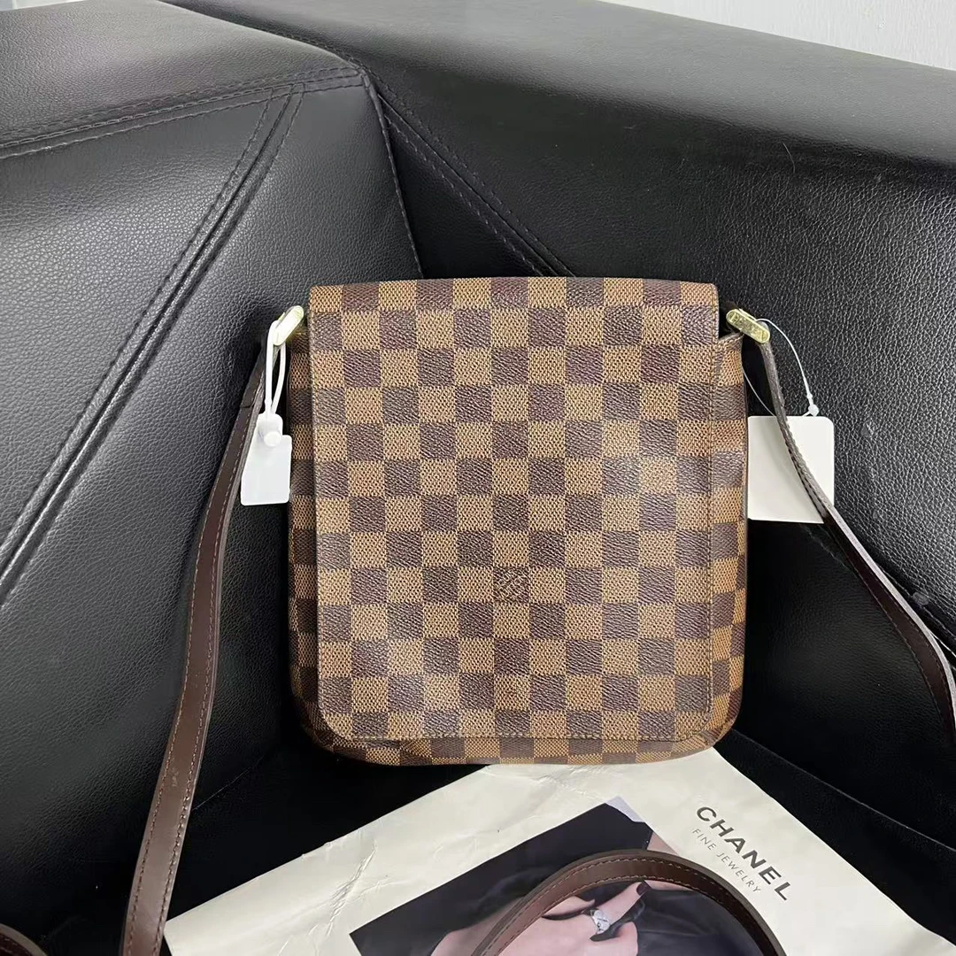 95新 LouisVuitton/路易威登 捐金沉珠/棋盘格竖版王菲单肩