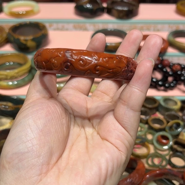 向***园南红玛瑙未镶嵌手镯