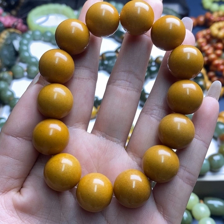 未镶嵌透闪石质玉珠宝奇石