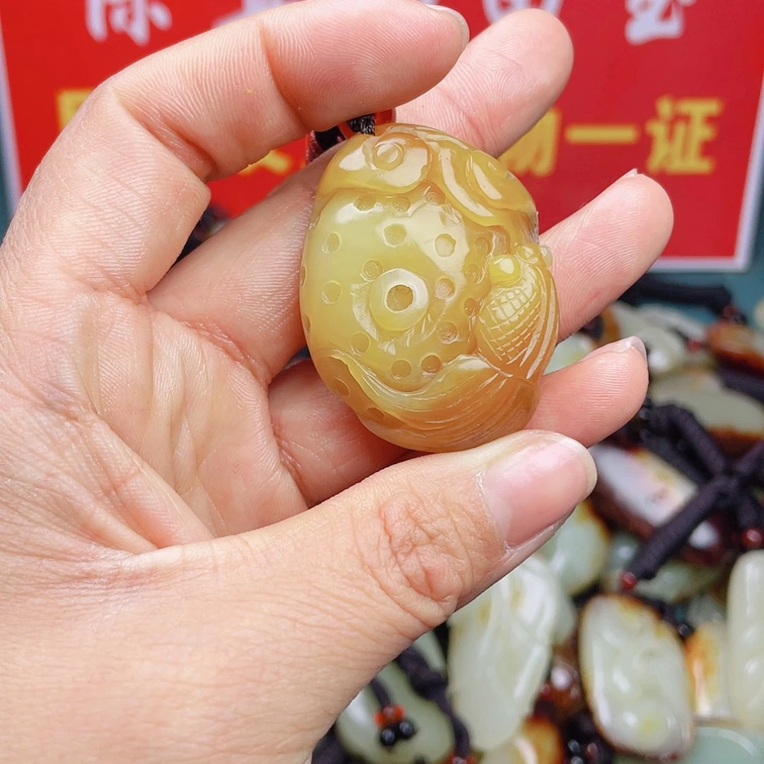 和田玉颈饰未镶嵌