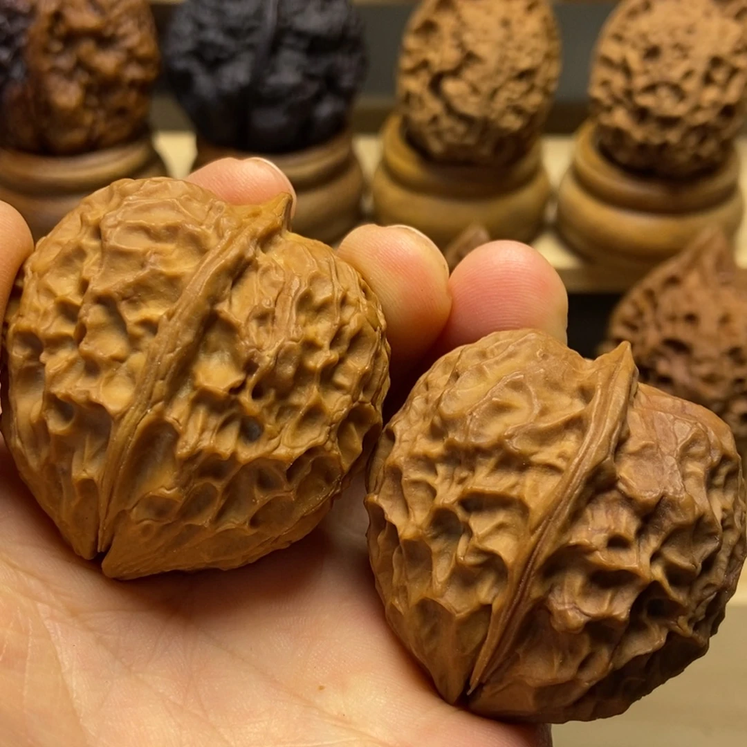 文玩核桃把件桃心皇冠