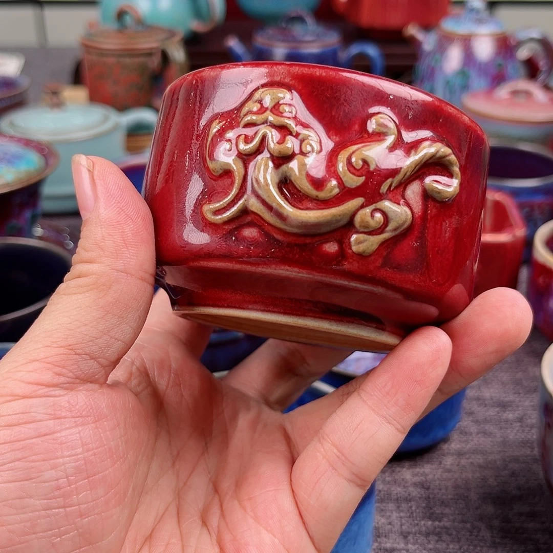 金***子钧瓷瓶身为圆孔的一种