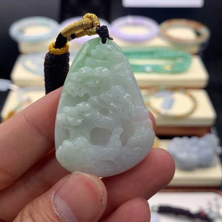 翡翠未镶嵌颈饰吊坠