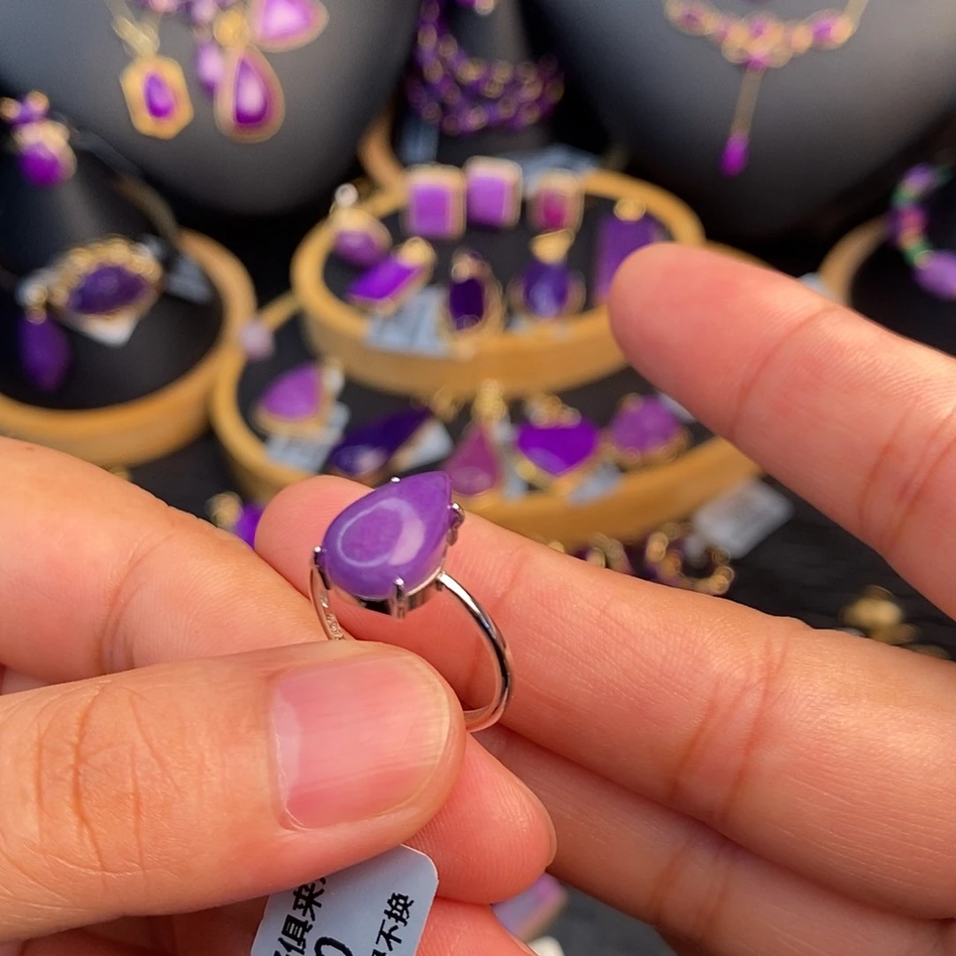 银S925镶嵌苏纪石（舒俱来）戒指