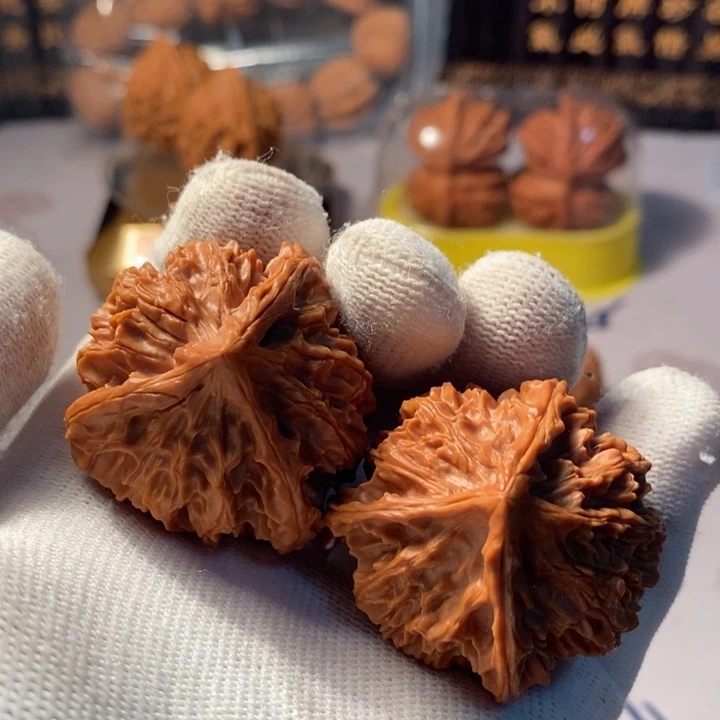 文玩核桃吊坠龙纹人丁三棱41