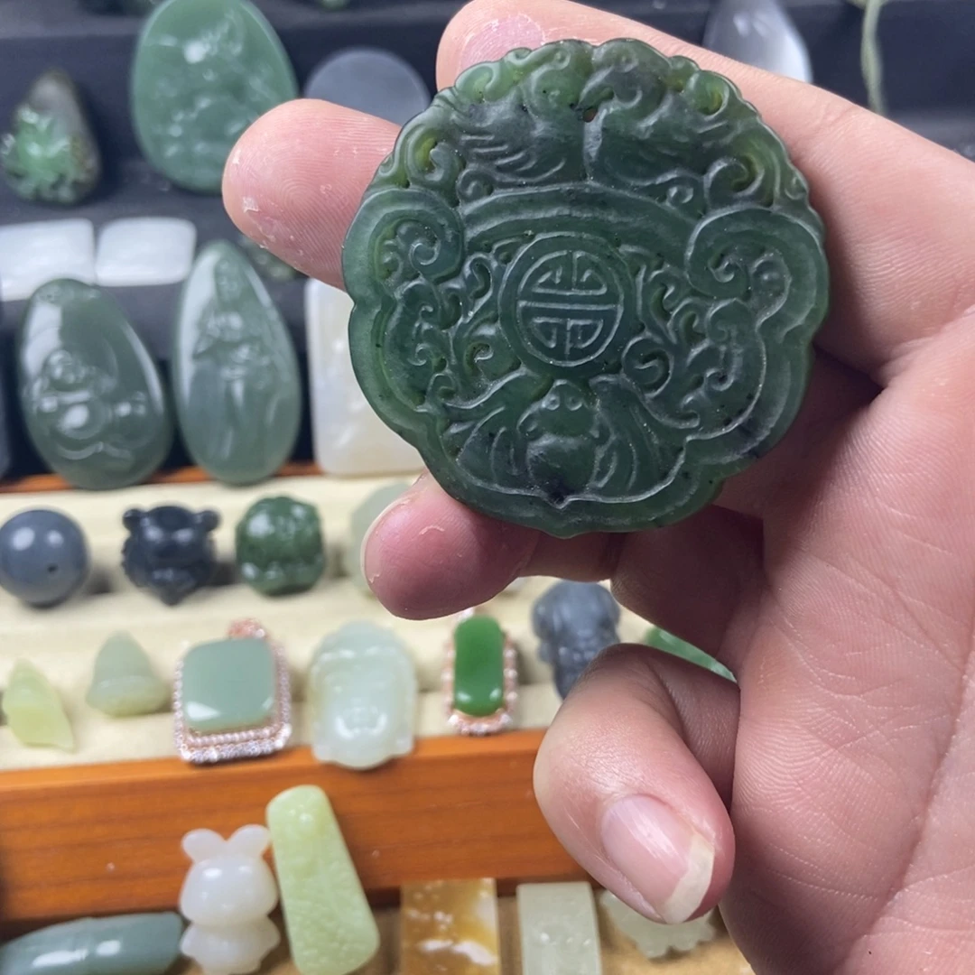 和田玉未镶嵌颈饰