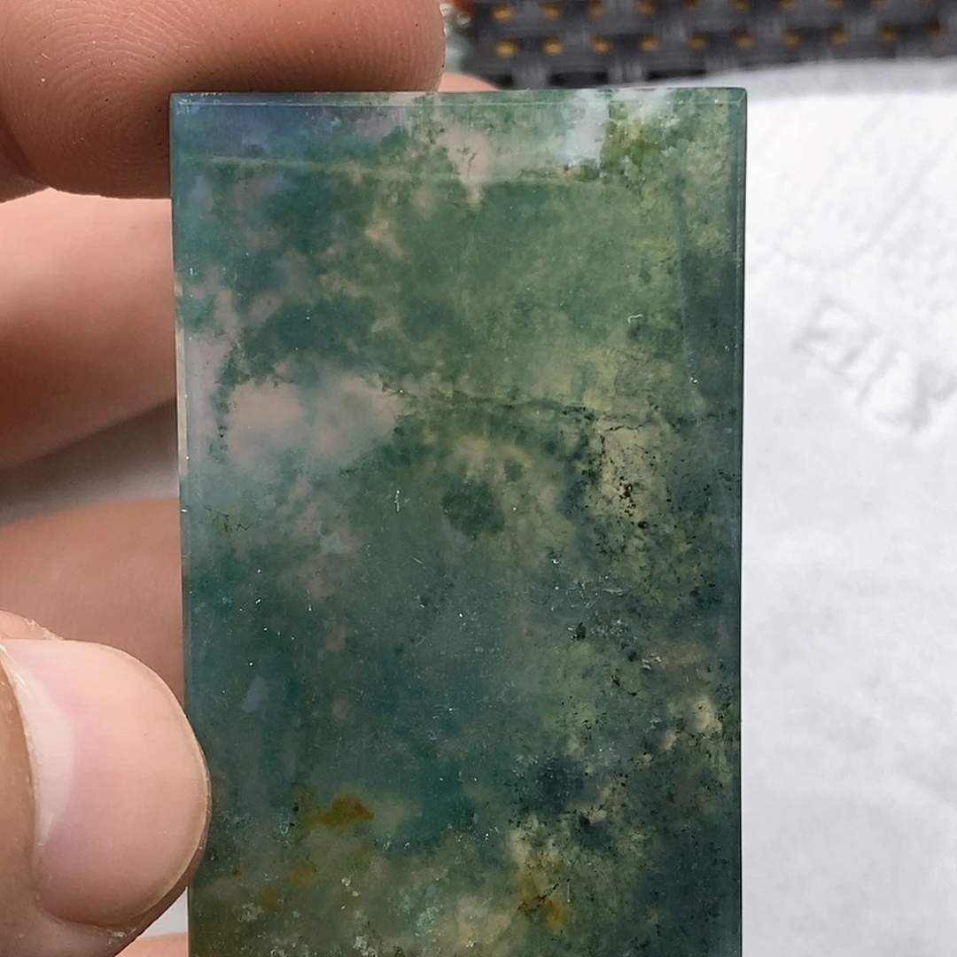 未镶嵌颈饰玛瑙/玉髓勾****。