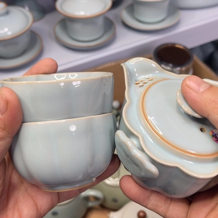 汝州原矿原釉微瑕一壶二杯