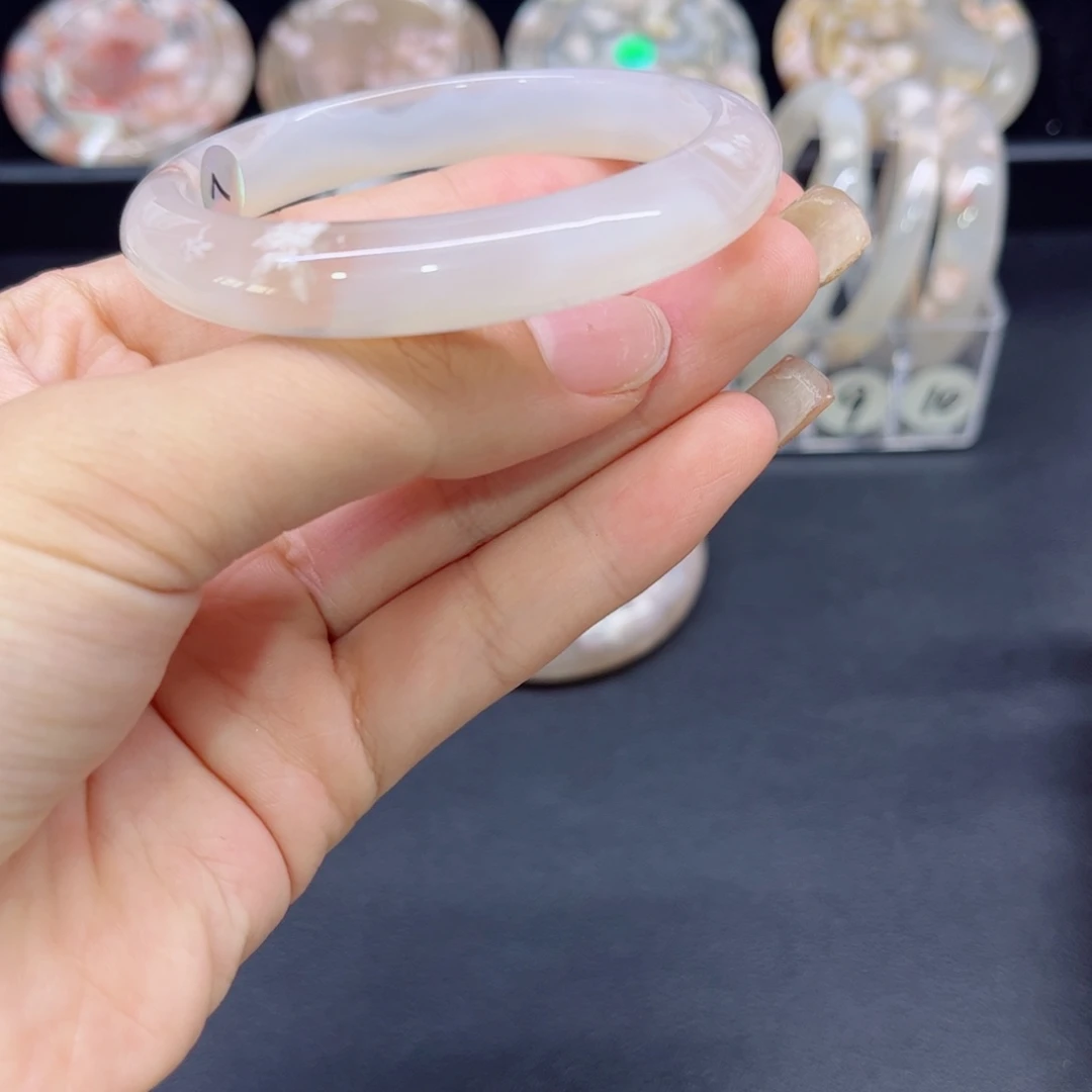 手镯玛瑙/玉髓未镶嵌55