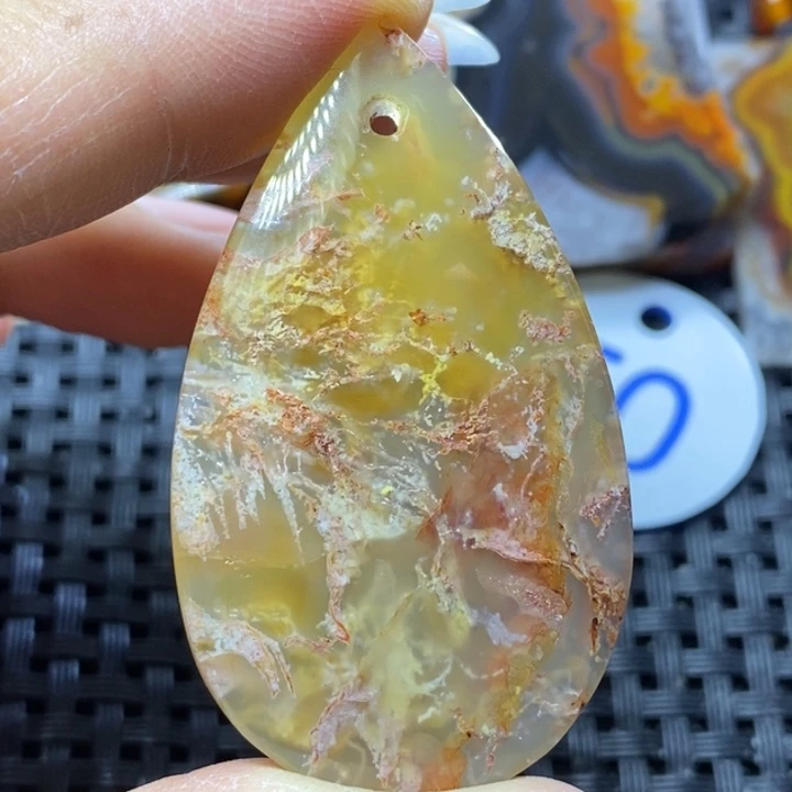 未镶嵌颈饰玛瑙/玉髓宝*