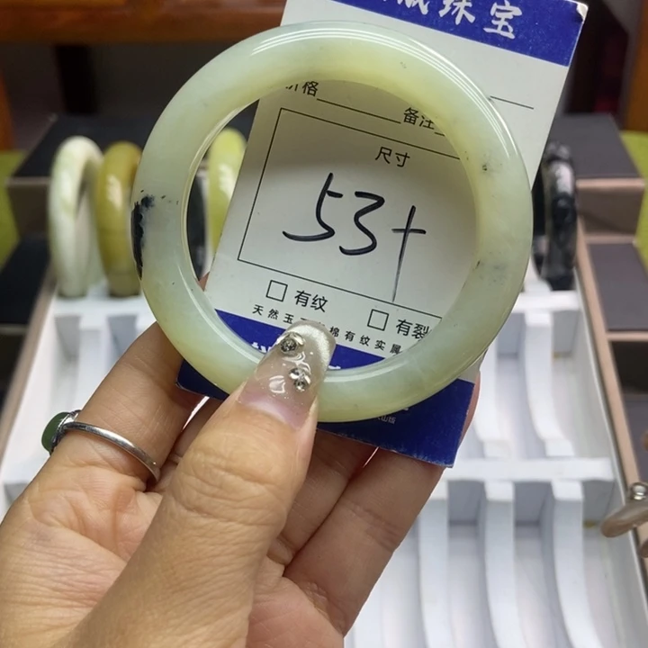 蛇纹石玉手镯未镶嵌630