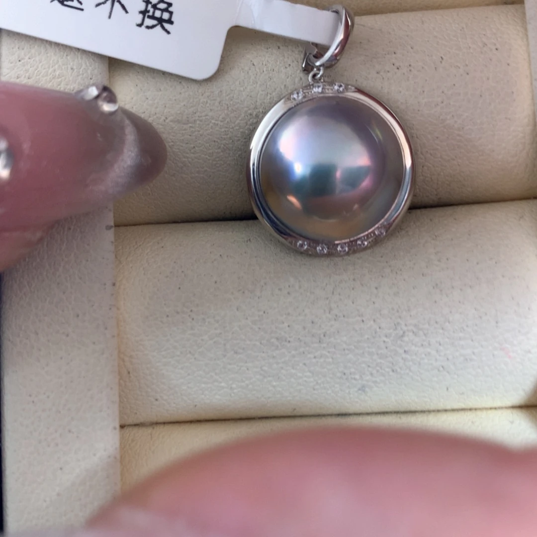 拼合珍珠（马贝珠）颈饰18K金镶嵌