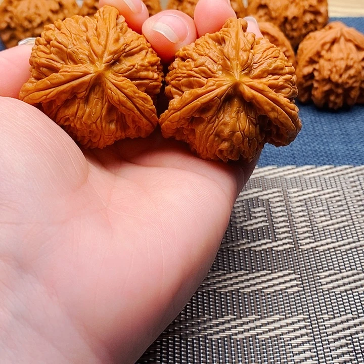 万***器文玩核桃吊坠三棱