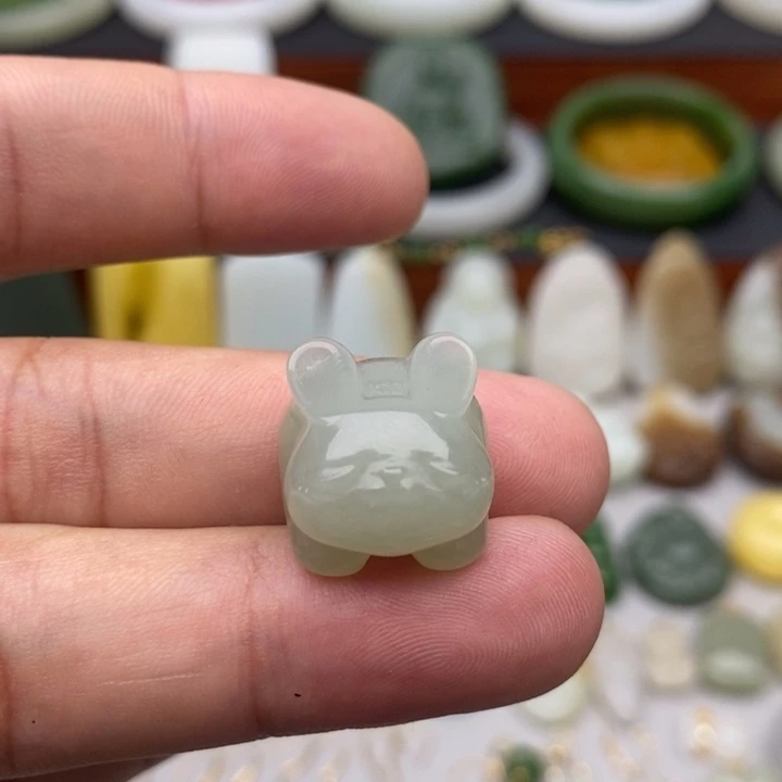 红***周吊坠(不含链)未镶嵌和田玉