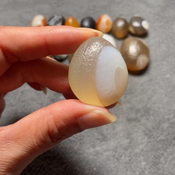 顺***顺玛瑙/玉髓未镶嵌珠宝奇石