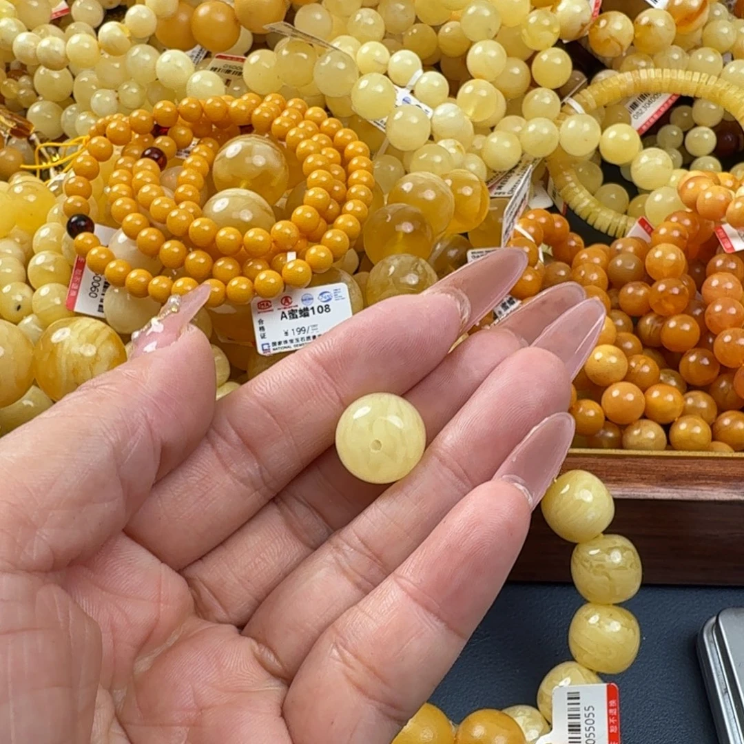 琥珀未镶嵌珠宝奇石