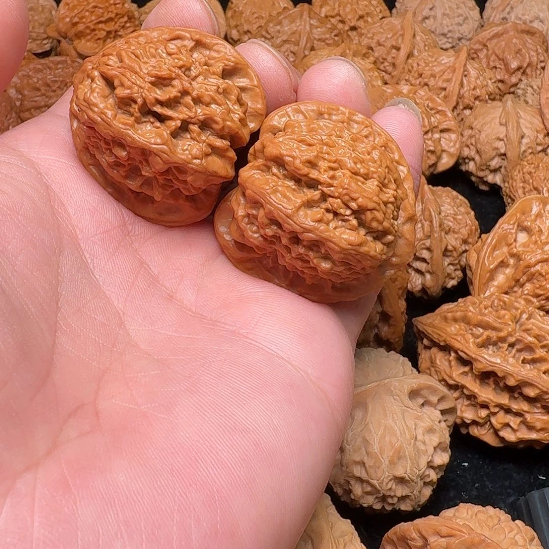 桃核吊坠蚂蚁沟尺寸39，全品，手工打底