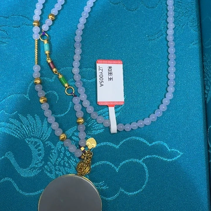 d***n和田玉18K金镶嵌颈饰