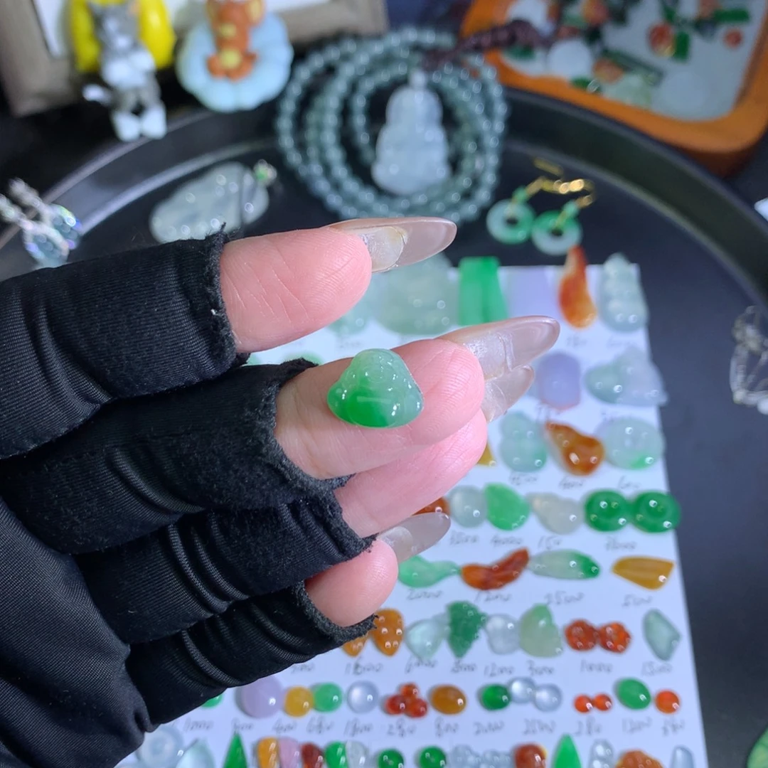 翡翠未镶嵌吊坠(不含链)冰绿佛