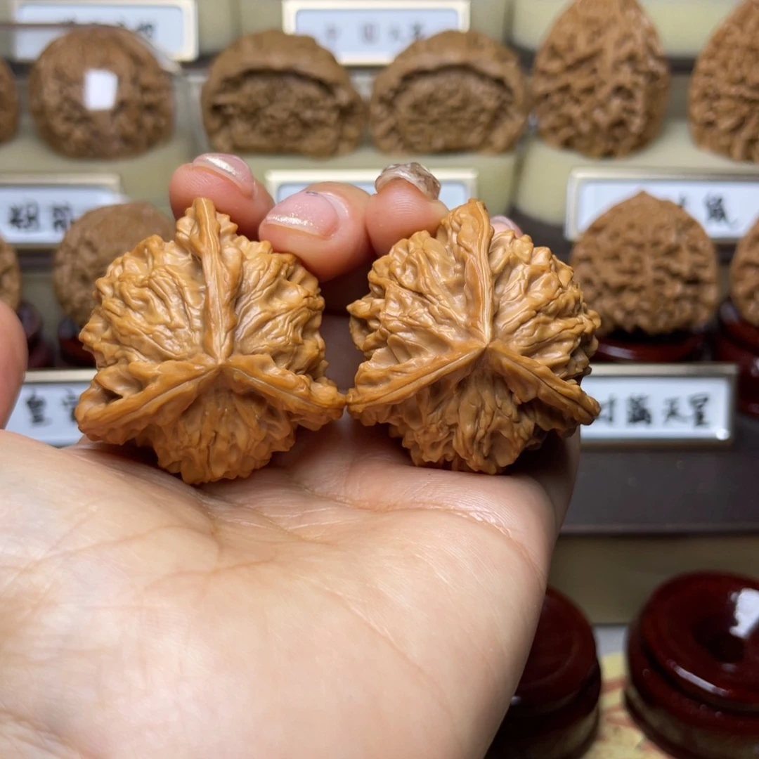 文玩核桃把件老*童盘山三棱