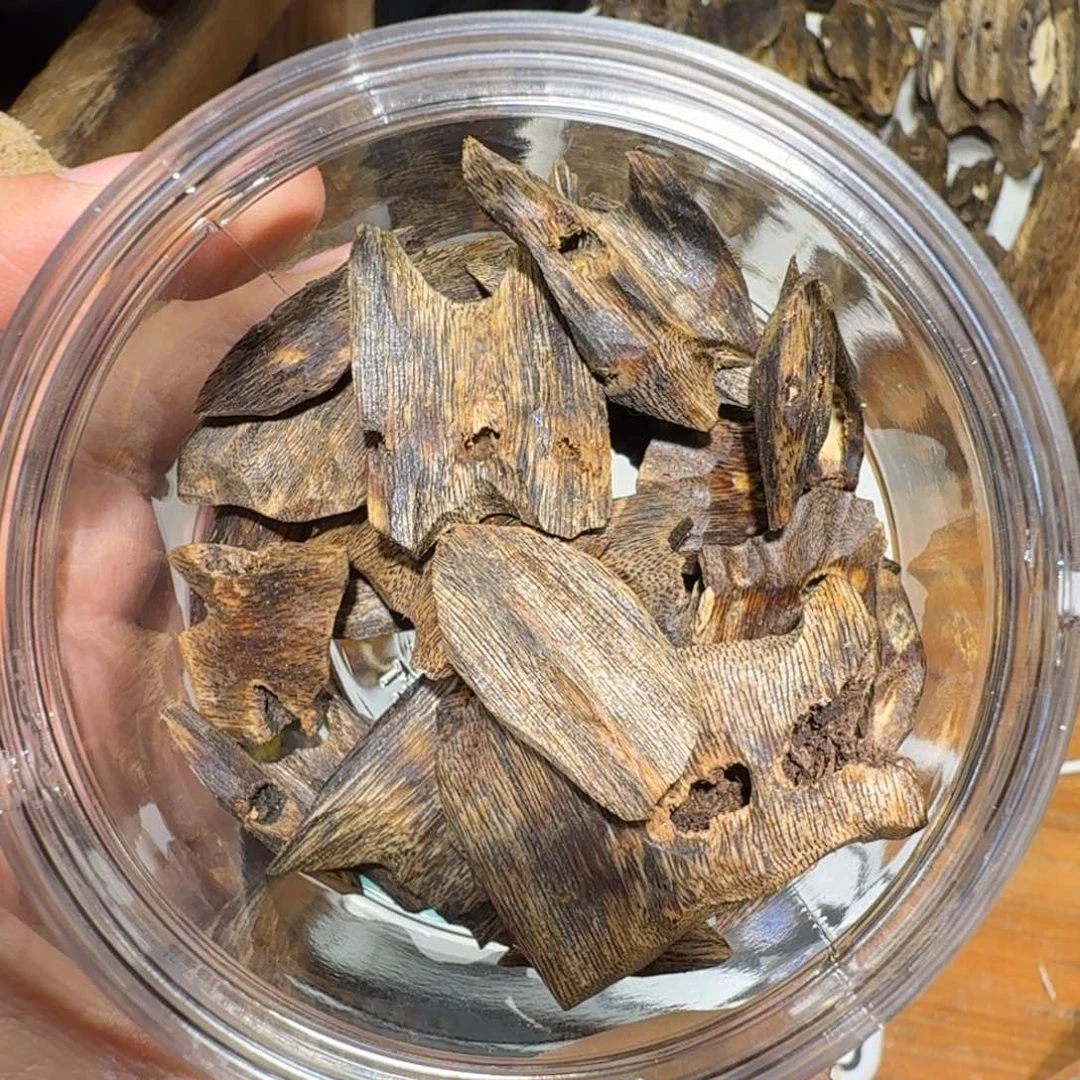 挽***漓棋楠沉香白奇块料40克