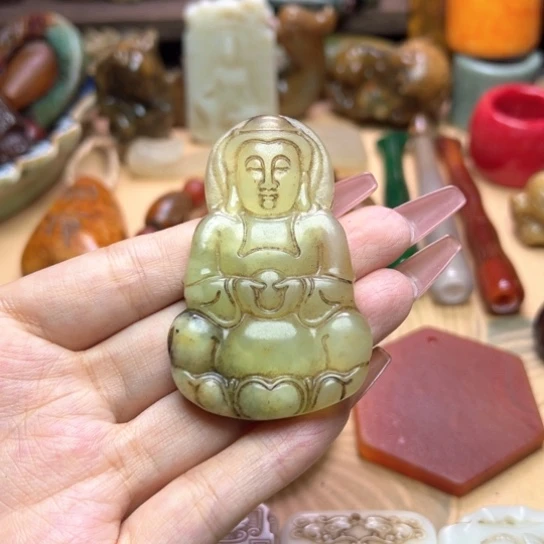 未镶嵌蛇纹石玉颈饰