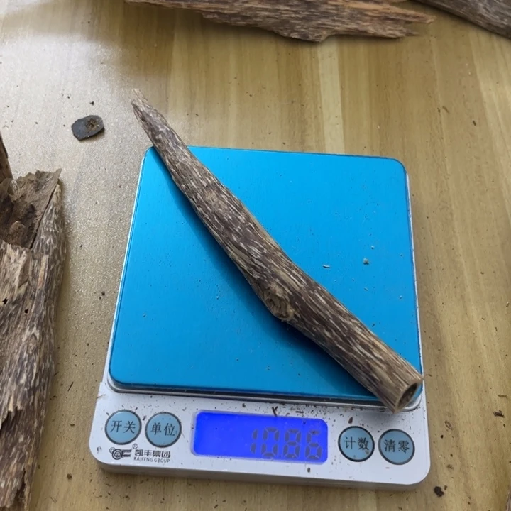 沉香沉香木制品海南沉香虫漏块料10.8克