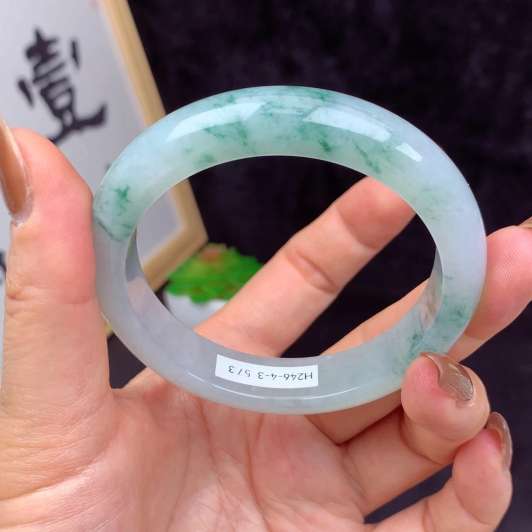 翡翠手镯未镶嵌缅甸翡翠手镯