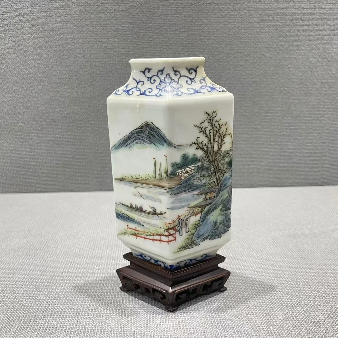 15 36 民国 粉彩棱形瓶-516