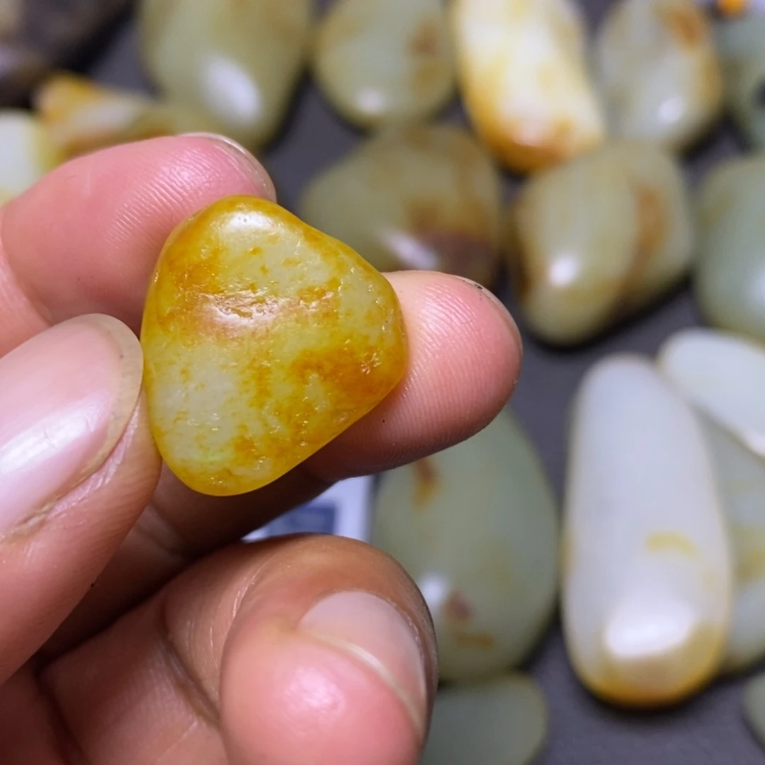 未镶嵌和田玉（糖玉）挂件
